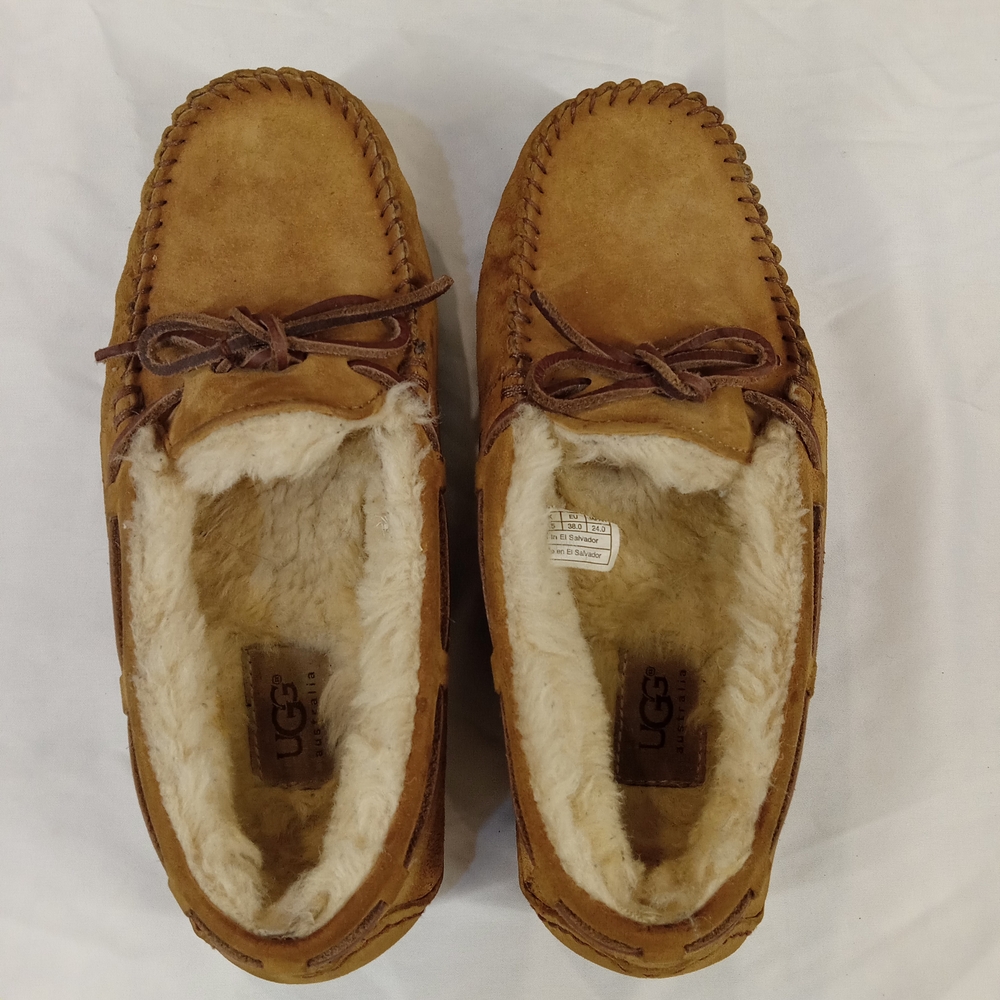UGG Australia Women Dakota Moccasin Chestnut Slipper US Size 7 Loafer - Picture 9 of 11